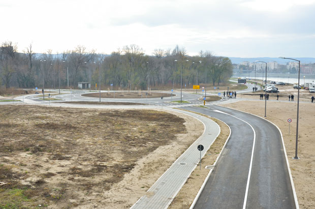 Брже преко Жежеља: Отворене приступне саобраћајнице мосту са сремске стране, вредне 4,5 милиона евра